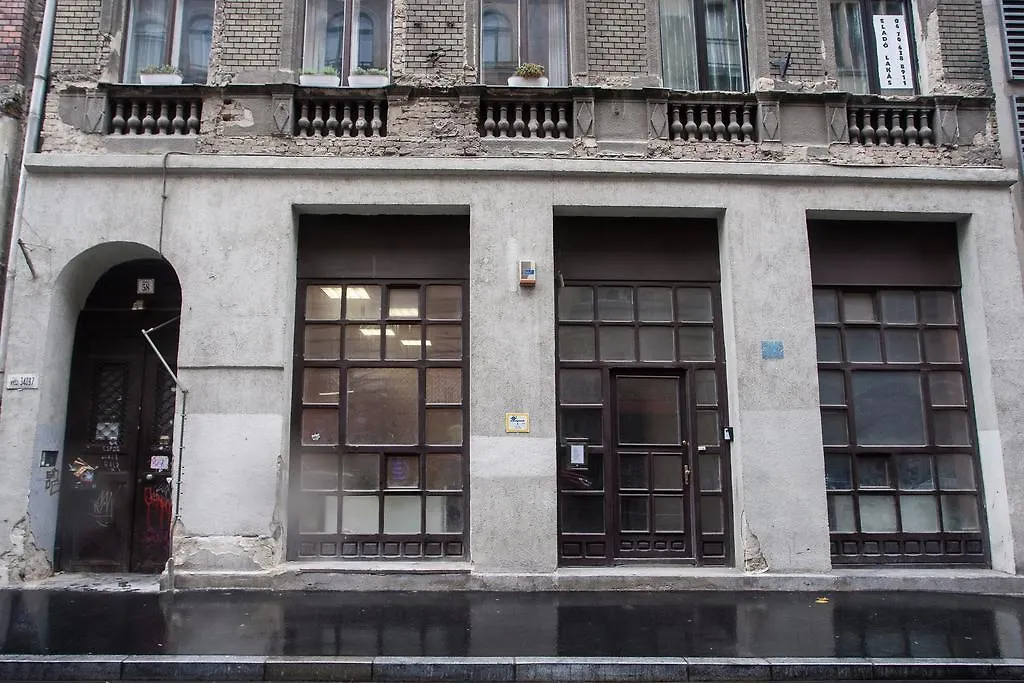 Mayflower Downtown Apartment Budapest