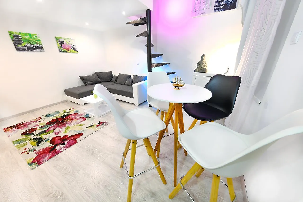 Mayflower Downtown Apartment Budapest